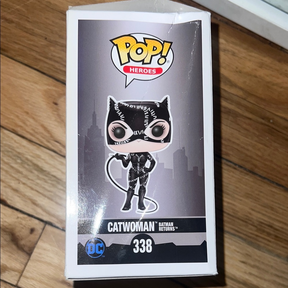 Funko Pop! Catwoman Batman Returns #338 - Black Cream - Picture 4 of 7